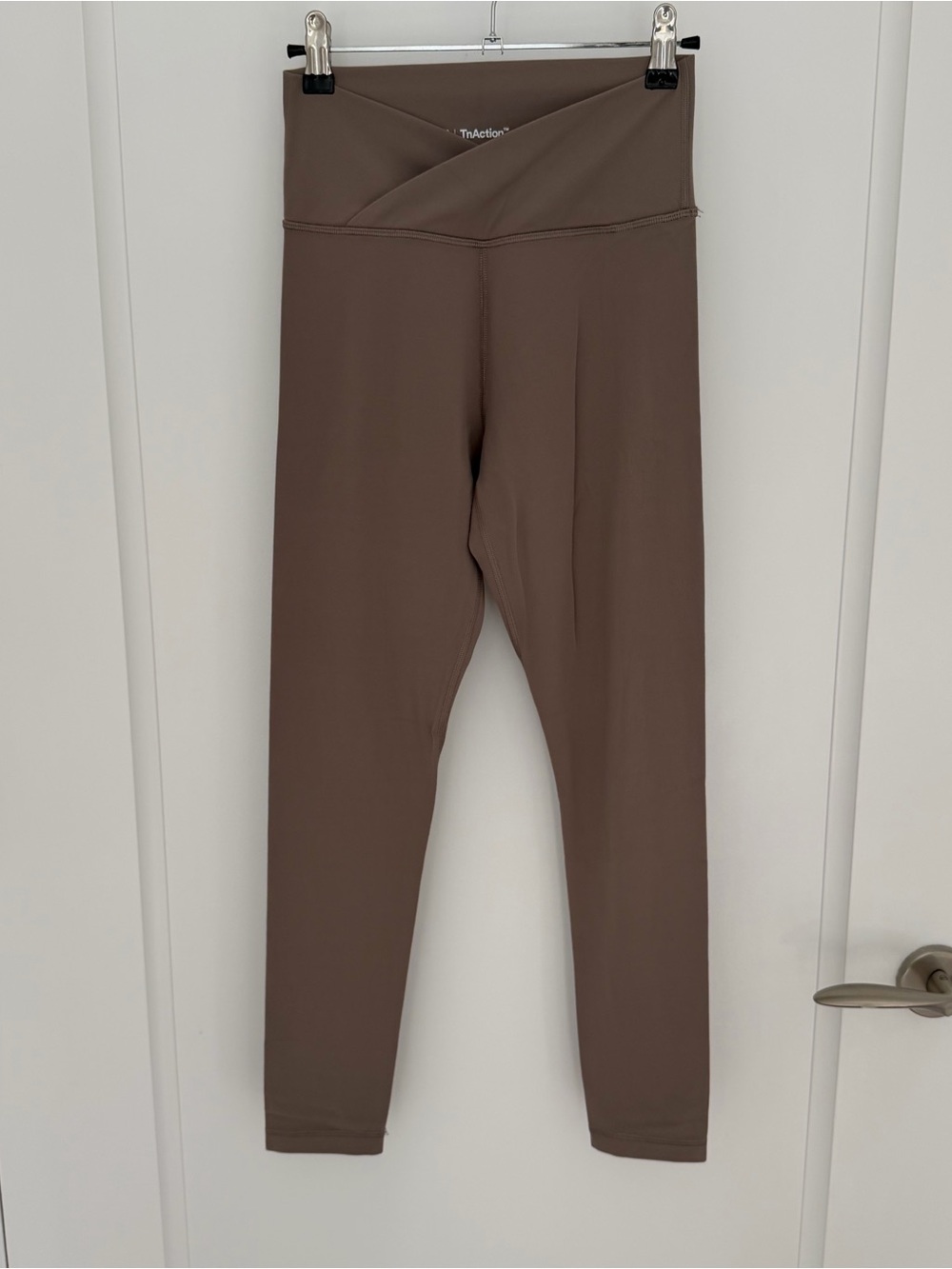 Aritzia Crossover Leggjngs